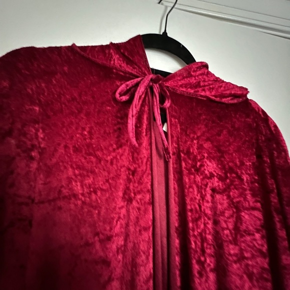 DISGUISE Red Robe with Hood - Picture 5 of 7